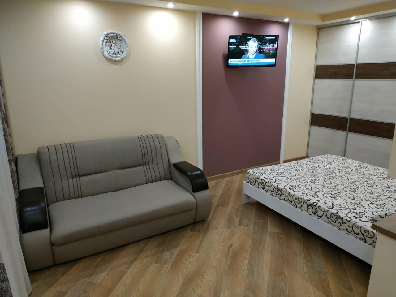 Apartments In The Center Maidan รีฟเน ภายนอก รูปภาพ